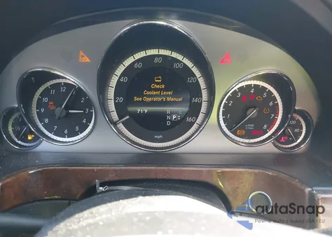 2013 Mercedes-Benz E 350 4Matic z USA, uszkodzony, nr VIN WDDHF8JB2DA684975